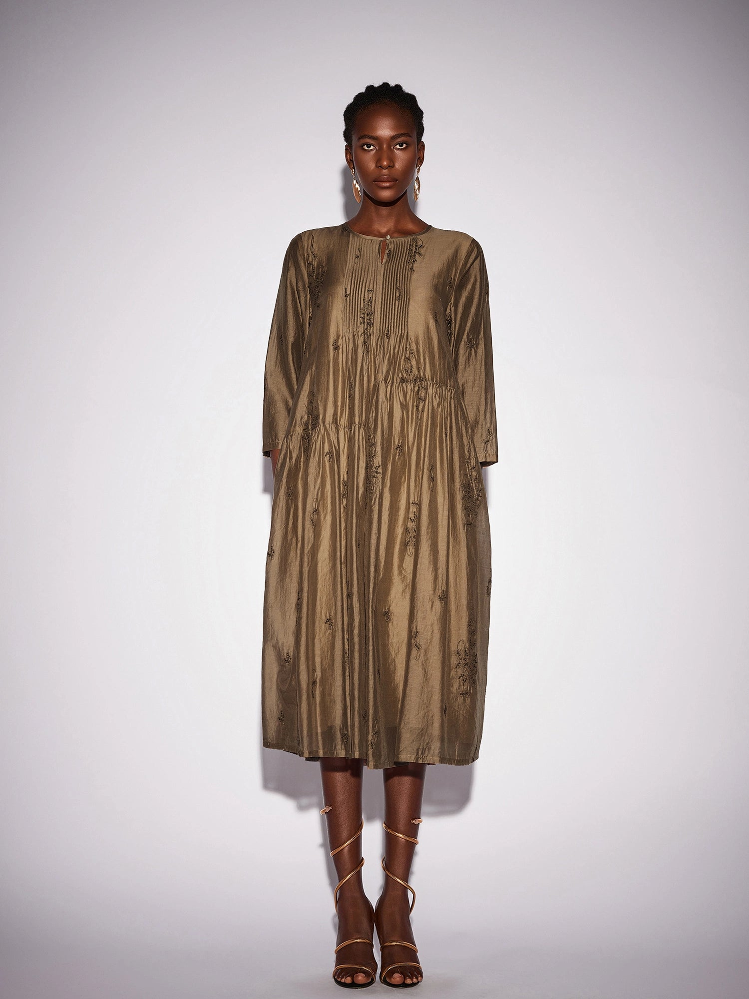 Black Floral Print Loose Fit Crew Neck Midi Dress|NOOSGOP