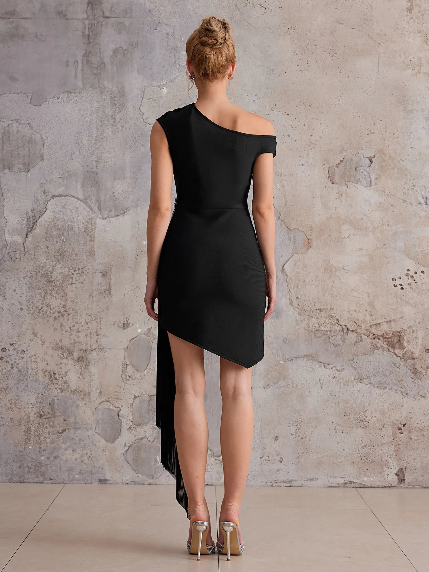 Commanding Off-Shoulder Cocktail Mini Dress|NOOSGOP