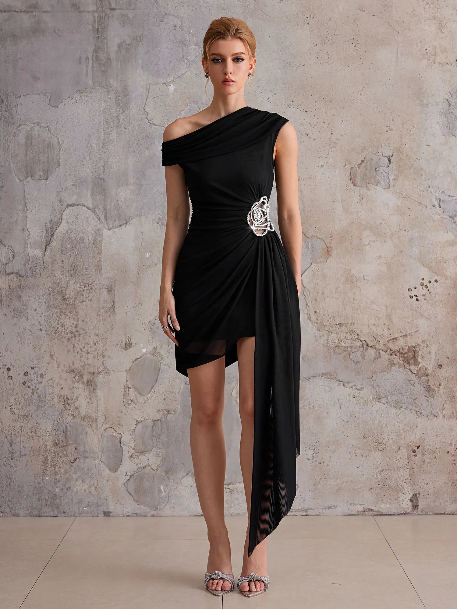 Commanding Off-Shoulder Cocktail Mini Dress|NOOSGOP