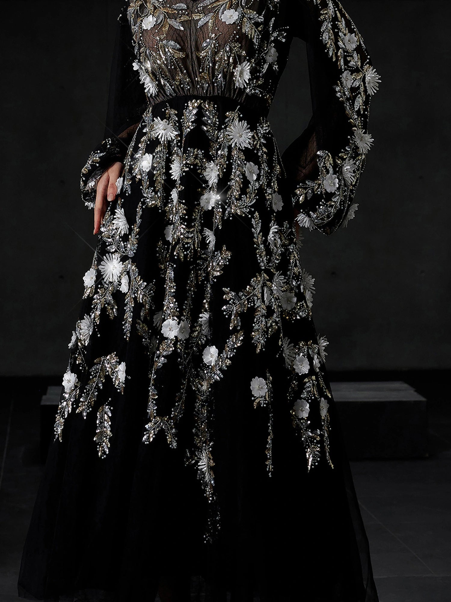 Dusky Floral-Overlaid Tulle Midi Dress|NOOSGOP