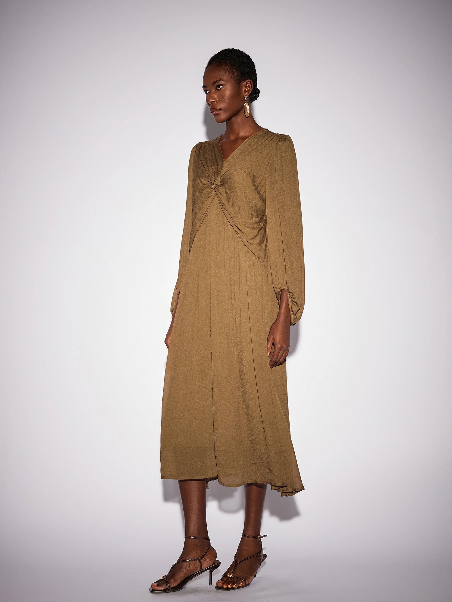 Front Tie Neck Brown Pleated Midi Dress|NOOSGOP