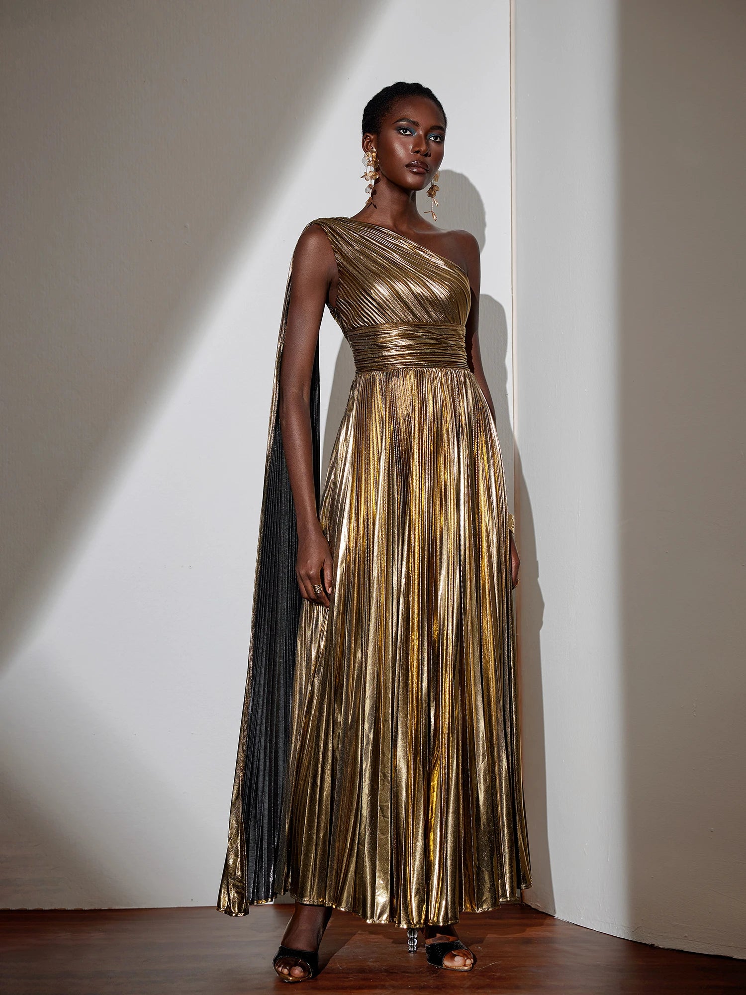 Glamorous Cape Shoulder Ruched Maxi Dress|NOOSGOP