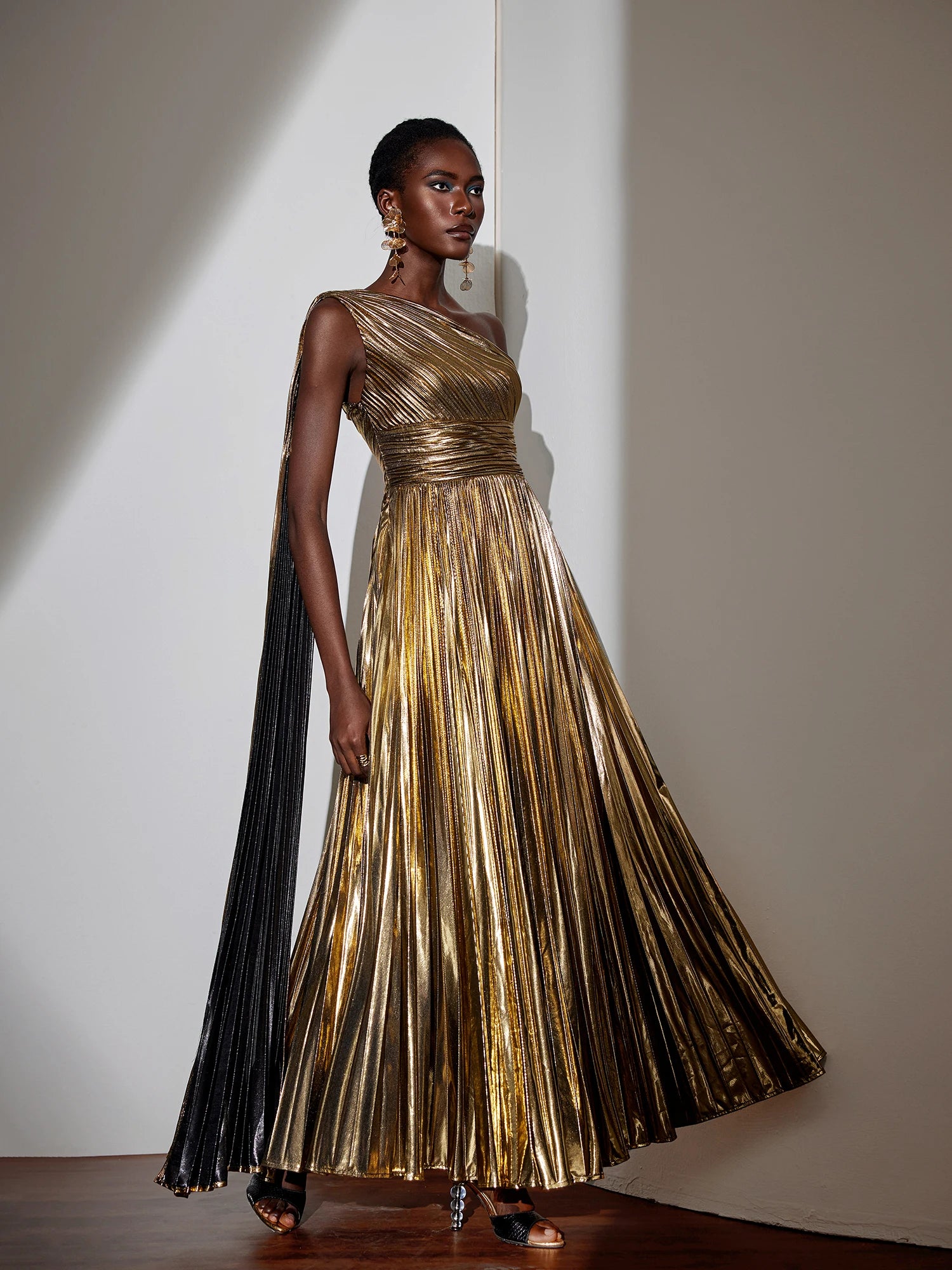 Glamorous Cape Shoulder Ruched Maxi Dress|NOOSGOP