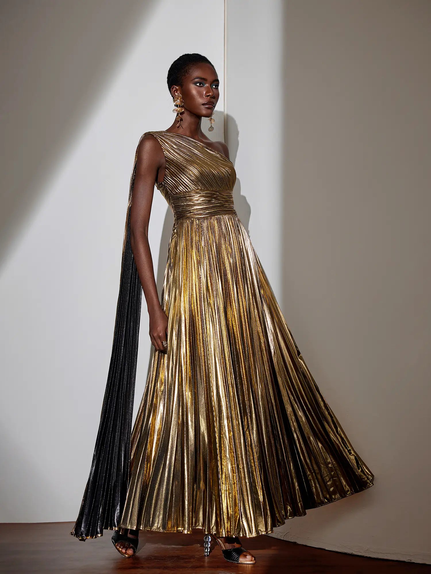 Glamorous Cape Shoulder Ruched Maxi Dress|NOOSGOP