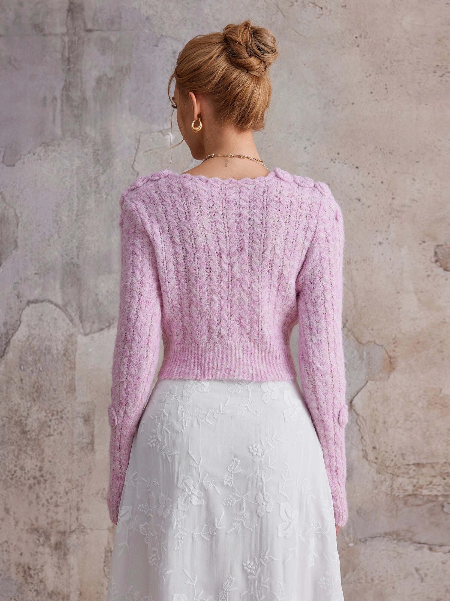 Pink three-dimensional flower V-neck sweater|NOOSGOP