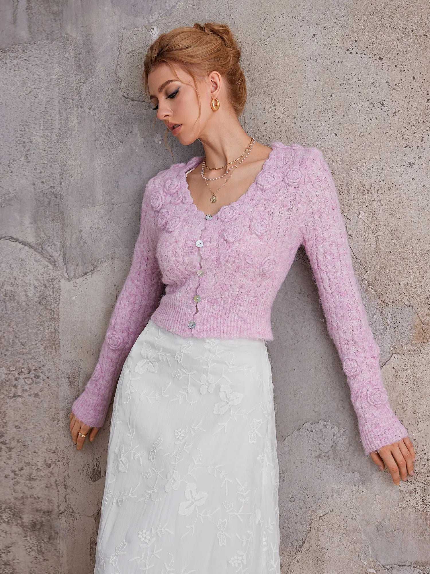 Pink three-dimensional flower V-neck sweater|NOOSGOP
