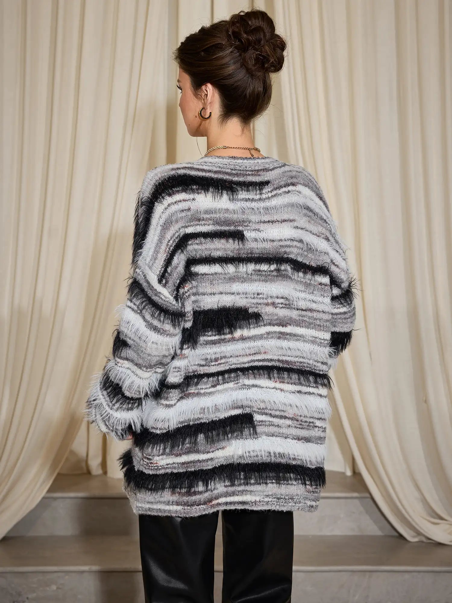 Soft Striped V-Neck Cardigan|NOOSGOP