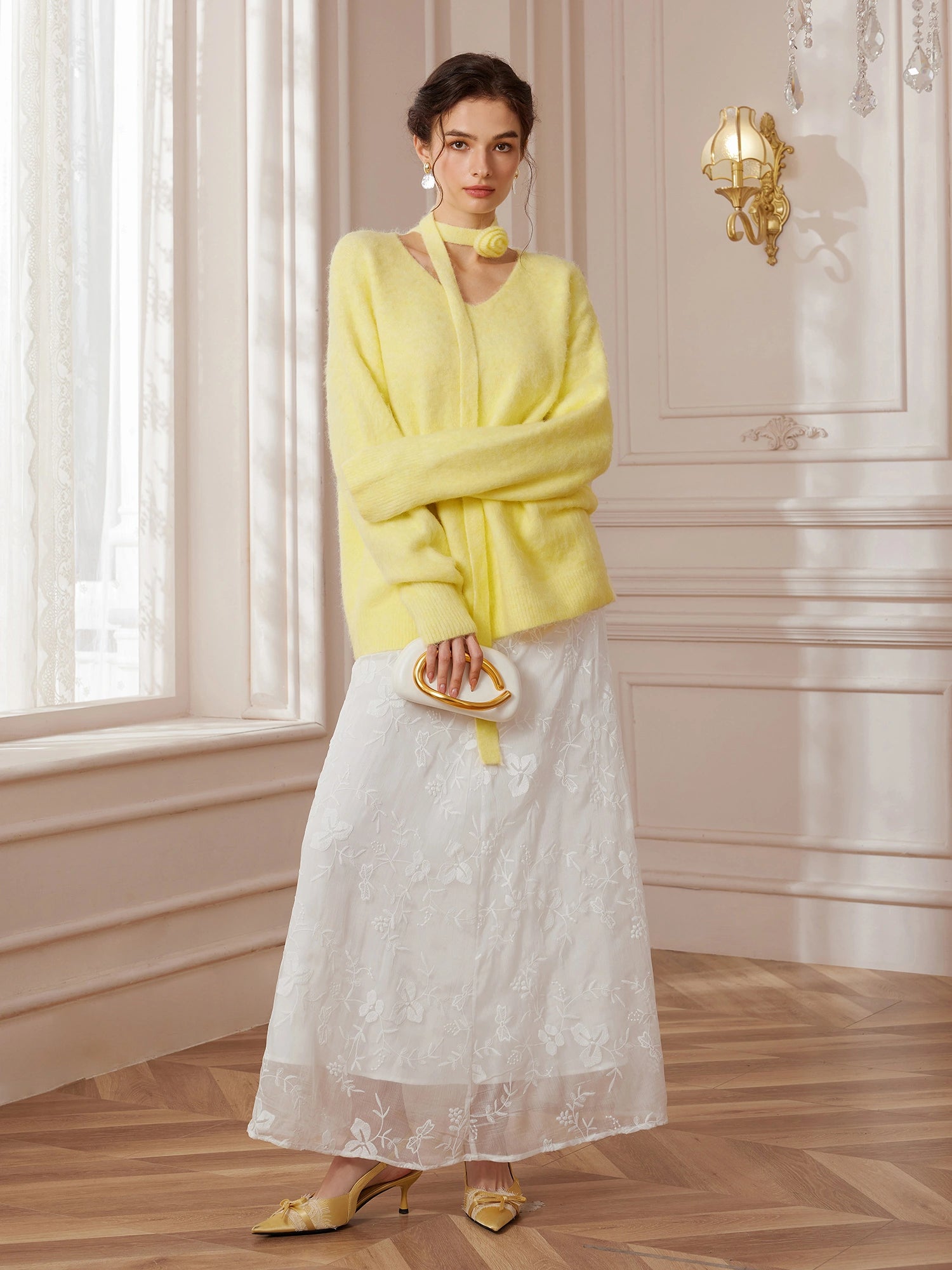 Soft Yellow V-Neck Sweater with Flower Choker|NOOSGOP