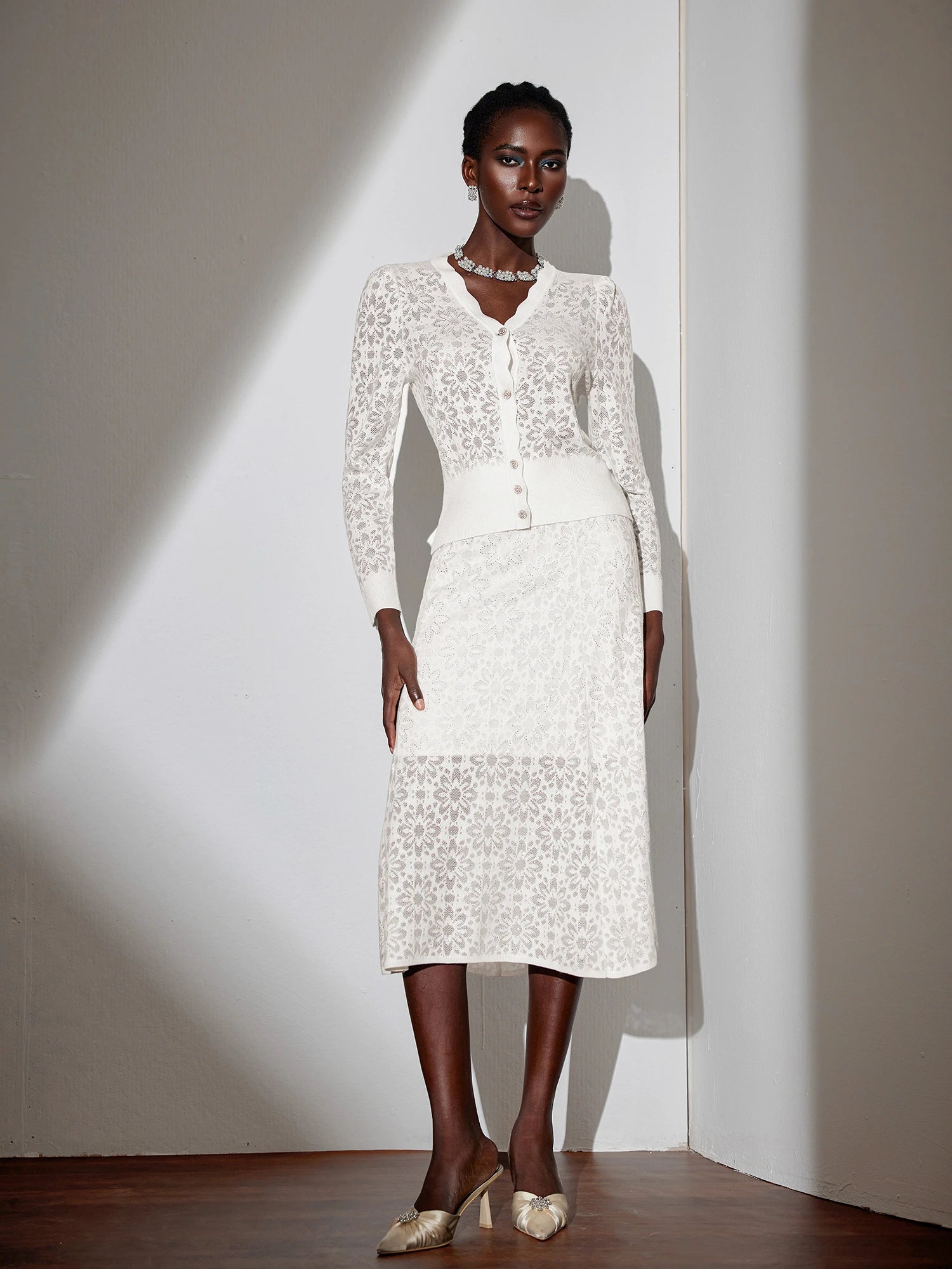 V-Neck Patterned Mesh Two-Piece Set|NOOSGOP