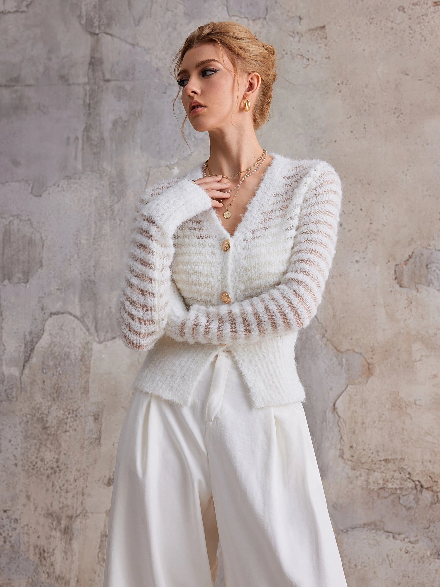 White pleated sweater|NOOSGOP