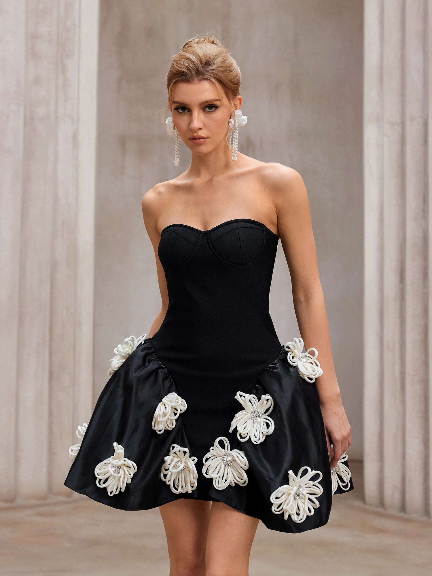 Black Strapless 3D Floral Mini Wedding Dress – Modern Bridal Look – Noosgop