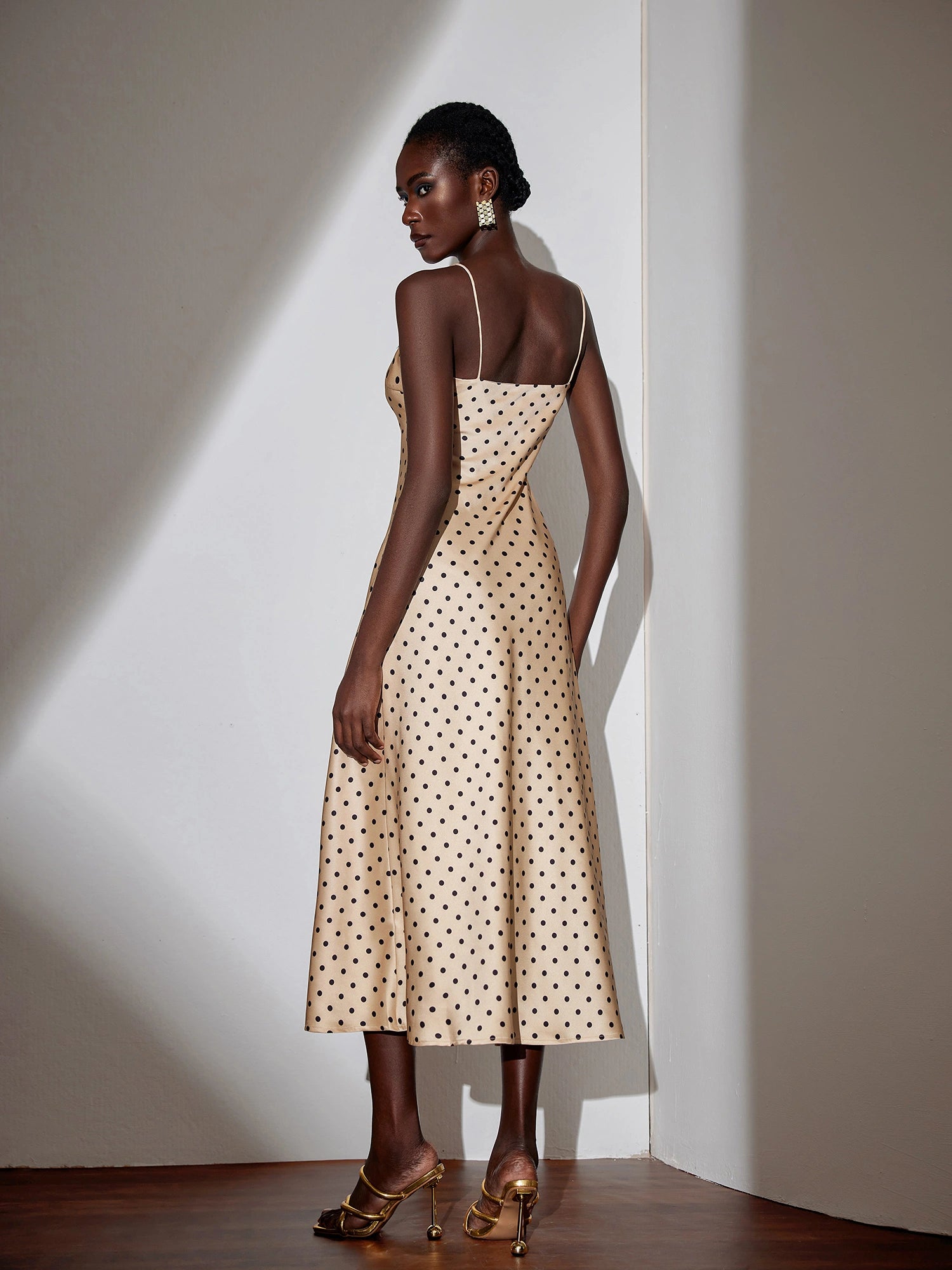 Vintage Brown Polka Dot Midi Dress with Lace Neckline – Noosgop