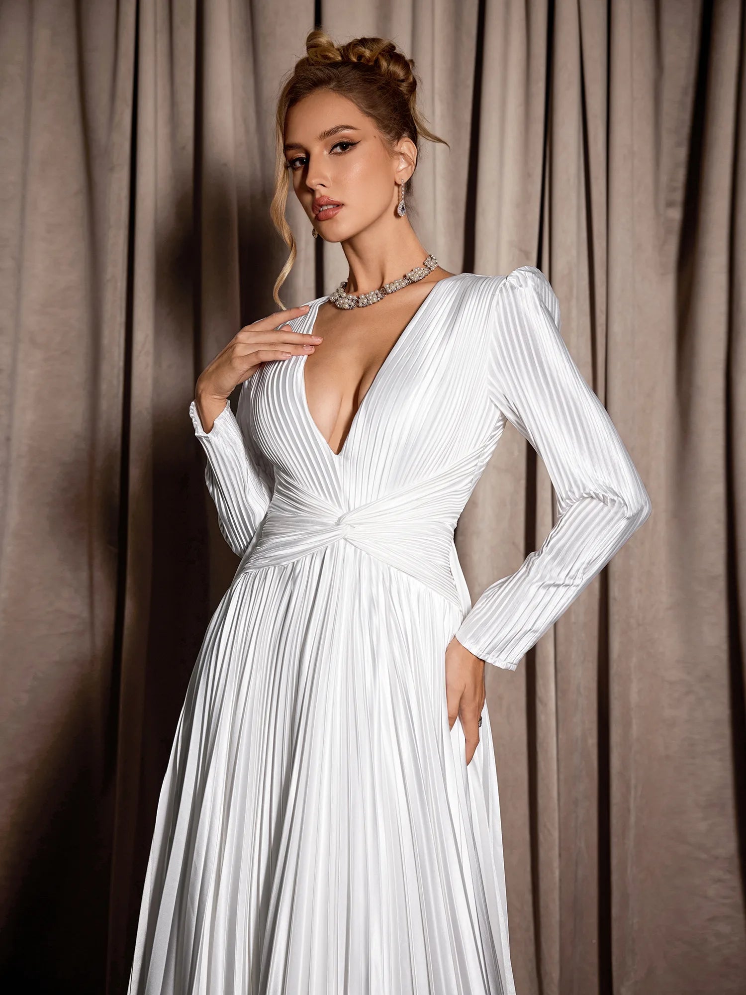 White V-Neck Ribbed Maxi Dress|NOOSGOP